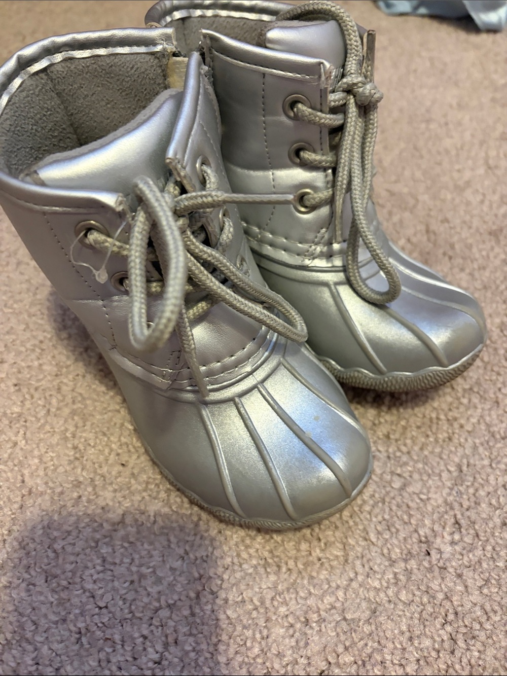 Khombu Silver Metallic Lace-Up Kids Duck Boots